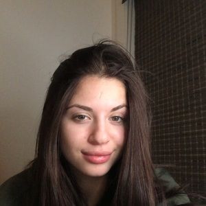 Meet your Posher, Avery